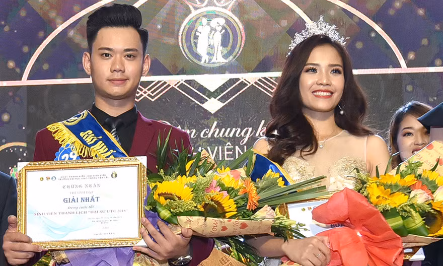 Nguyễn Thị Phấn và Nhữ Minh Tuấn đã trở thành Hoa khôi và Nam vương Trường Đại học Giao thông Vận tải