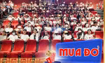 Tân sinh viên ở Cà Mau được hỗ trợ vé xem phim Mưa Đỏ