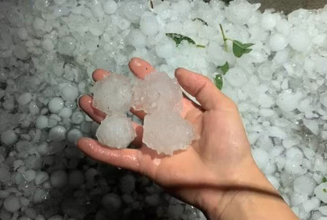 Thủ tướng yêu cầu các địa phương tập trung ứng phó, khắc phục hậu quả do mưa lớn, dông lốc, mưa đá gây ra