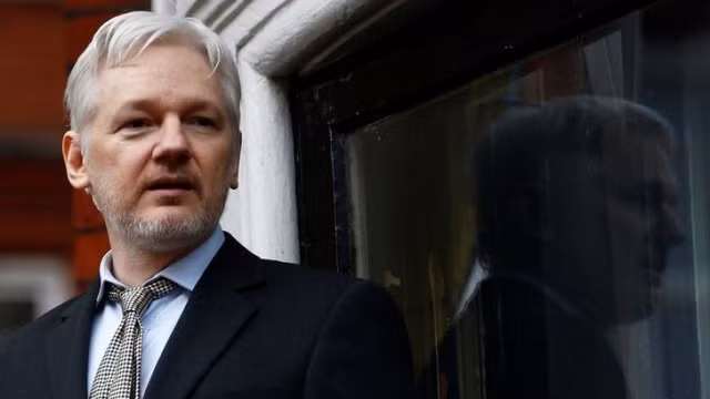 Ông trùm Wikileaks Julian Assange
