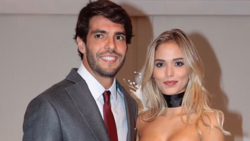 Kaka công khai tình mới Carolina Dias
