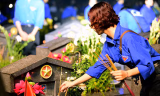 Nhắn tin 'Tri ân liệt sĩ - Gọi tên những vì sao đất nước'