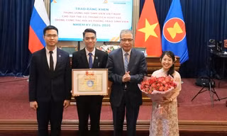Anh Bùi Tuấn Anh làm Chủ tịch Hội Sinh viên Việt Nam tại Nga khóa 2