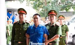 [VIDEO] An ninh thắt chặt tại phiên xét xử Bùi Đình Khánh và băng nhóm ma túy