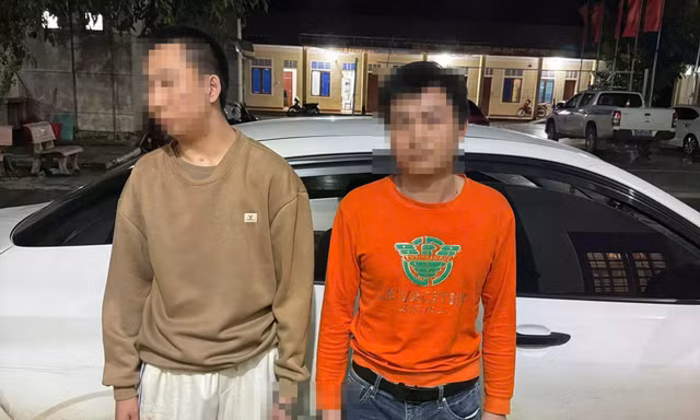 Bí ẩn 2 người nước ngoài không giấy tờ được người lạ thuê tài xế chở ra Hà Nội với giá 7 triệu đồng 