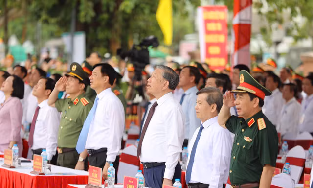 Tổng Bí thư, Chủ tịch nước Tô Lâm dự Lễ Thượng cờ 'Thống nhất non sông' tại Hiền Lương