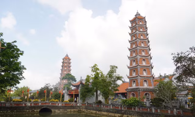 Hàng vạn phật tử về khai hội ở ngôi chùa Phật hoàng Trần Nhân Tông từng ghé thăm 