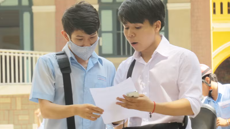 Thí sinh Đà Nẵng sau môn thi Toán. Ảnh: Nguyễn Huy