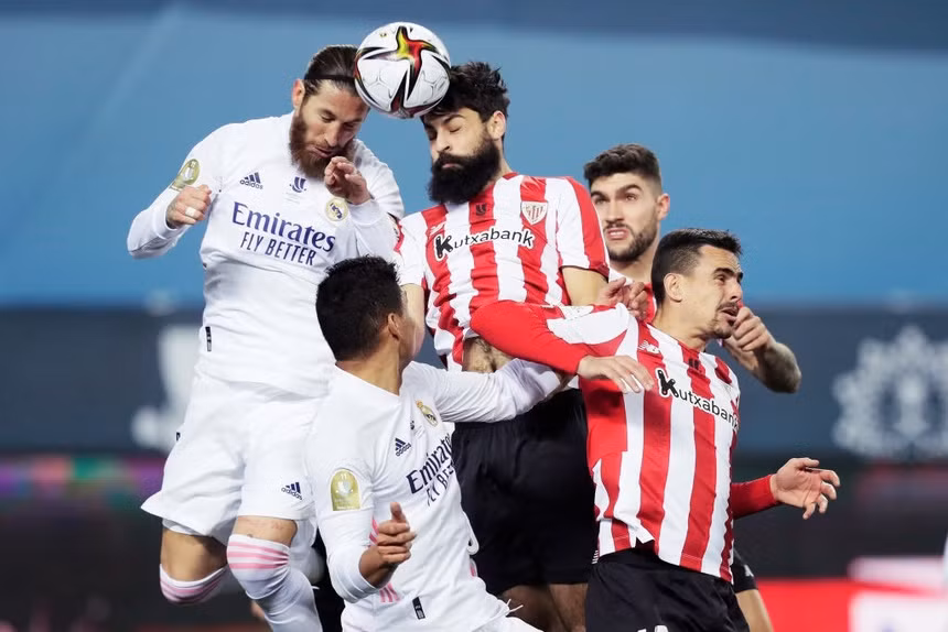 Real bị loại khỏi siêu cúp, Zidane vẫn bảo vệ trò cưng