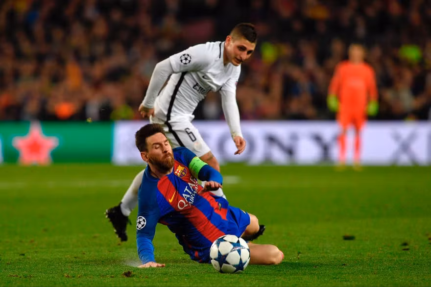 PSG sẽ quyết đấu với Barcelona vào lúc 3h00 ngày 17/2.