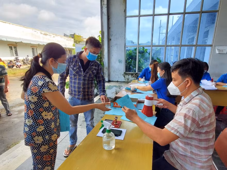 Dù vắc xin gì, được tiêm là mừng