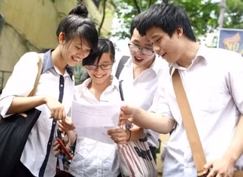 Thí sinh dự thi. 