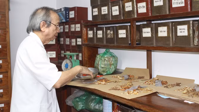Đại tràng Tâm Bình bào chế từ dược liệu, sử dụng tiện lợi và hiệu quả hơn so với thuốc sắc truyền thống