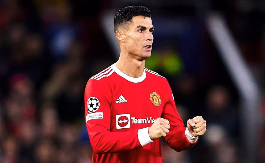 Ronaldo tỏa sáng phút 90+5, M.U thắng Villarreal trong lo âu