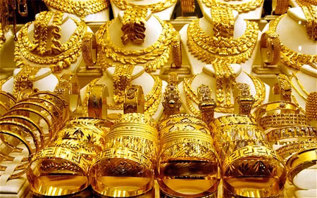Vàng tuột mốc 37 triệu đồng, USD tăng nhẹ