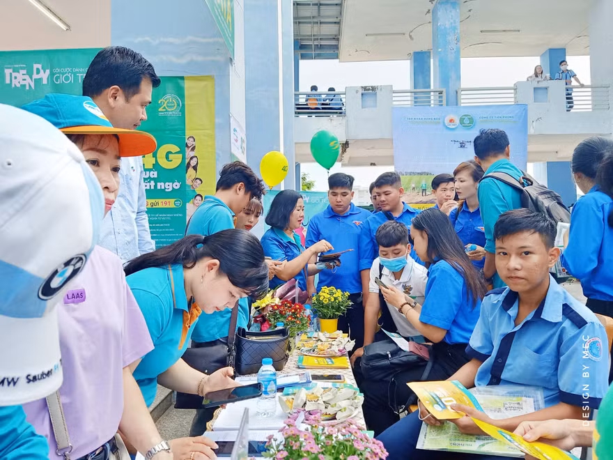 Sôi động ngày hội việc làm tại An Giang