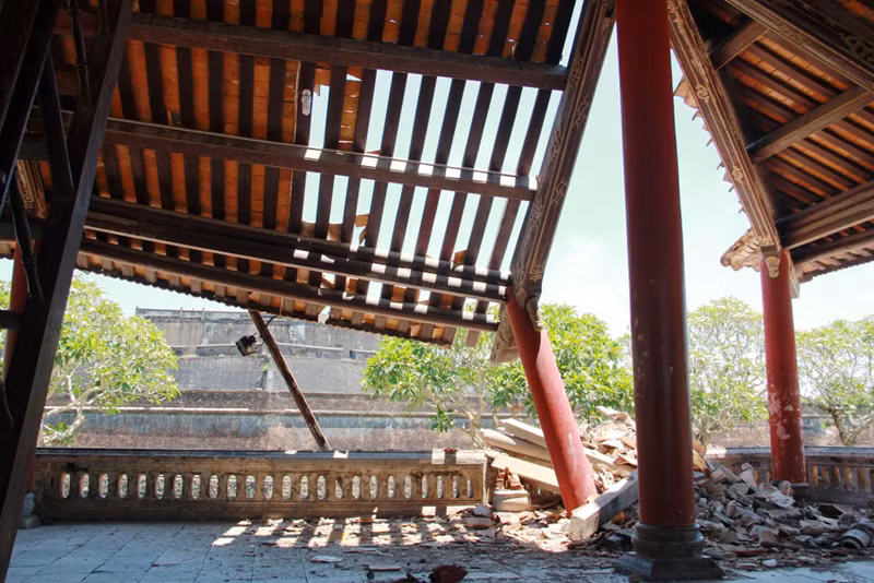 Ảnh: Một góc Phu Văn Lâu đổ sập 