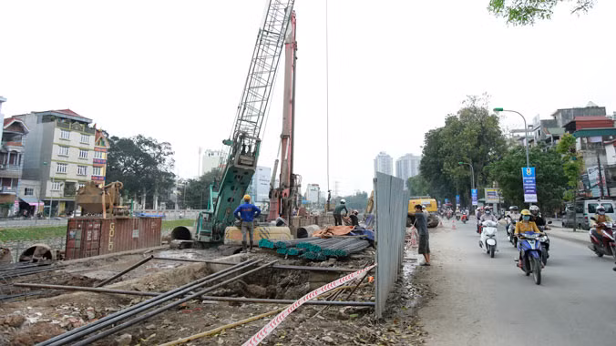 Thi công dự án đường sắt trên cao. Ảnh: Như Ý