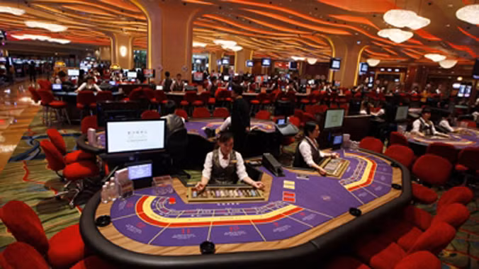 Campuchia mở hơn 10 casino dọc biên giới để nhắm tới người Việt với tâm lý thích đỏ đen, tin vào số mạng, lộc trời…