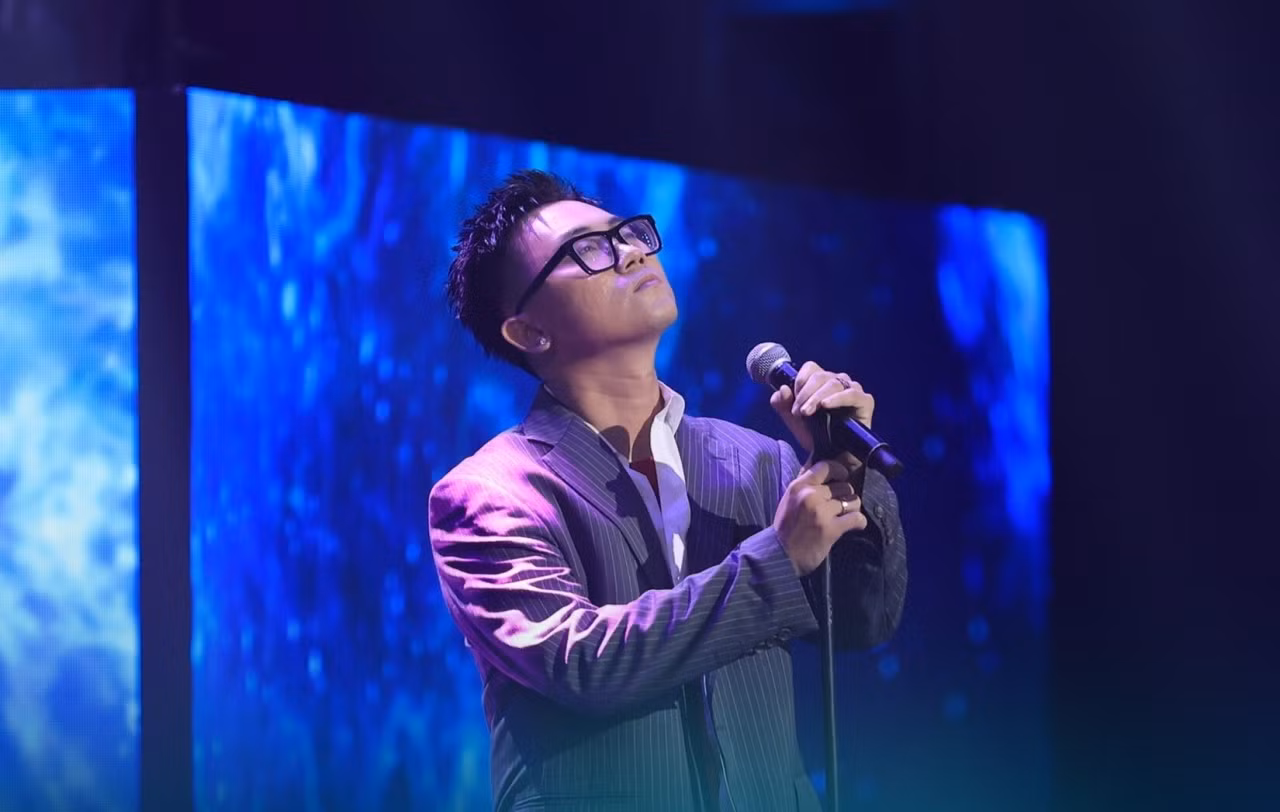 Dick là rapper kinh nghiệm bậc nhất trong dàn thí sinh ở Rap Việt mùa 3. Anh phát huy sở trường ở các sản phẩm storytelling, đánh vào cảm xúc khán giả. Kỹ năng viết Lyrics, biến chuyển flow của Dick vượt trội so với phần còn lại. Chỉ cần giữ phong độ như vòng Bứt phá, cơ hội để Dick chiến thắng hoàn toàn rộng mở.