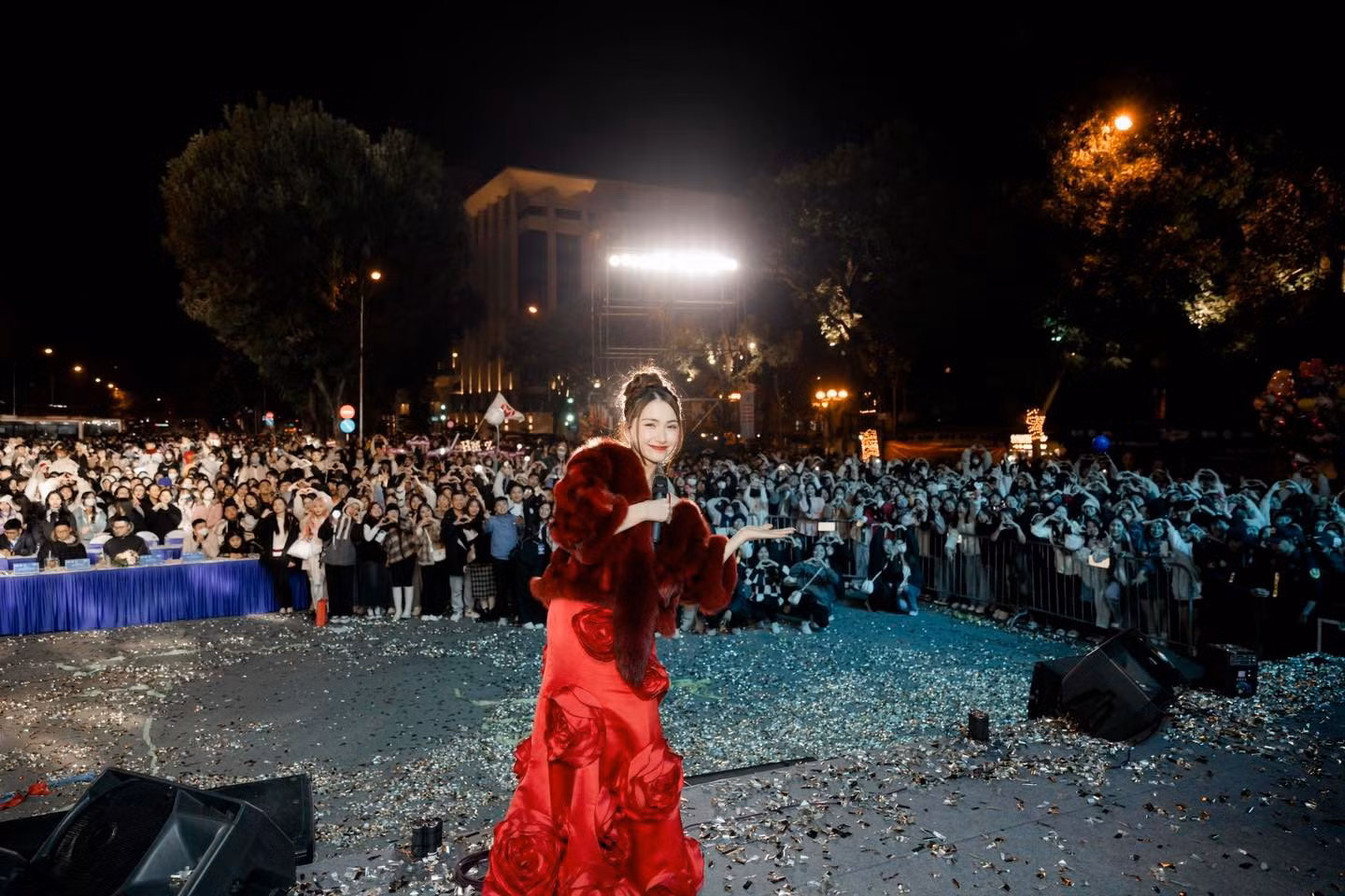 Sự nghiệp Hòa Minzy dần ổn định trong 2 năm qua.