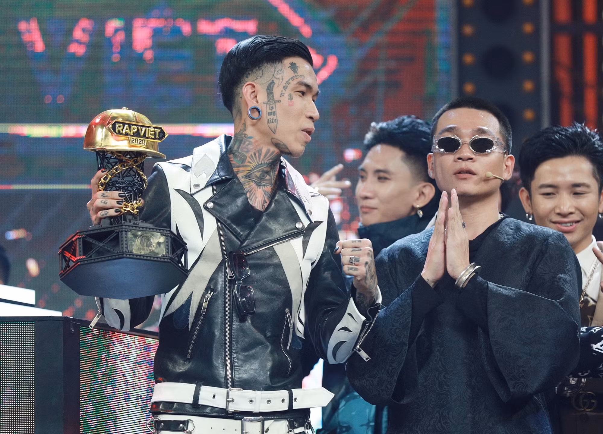 Sau 4 năm, Dế Choắt giờ không còn một ai bên cạnh.