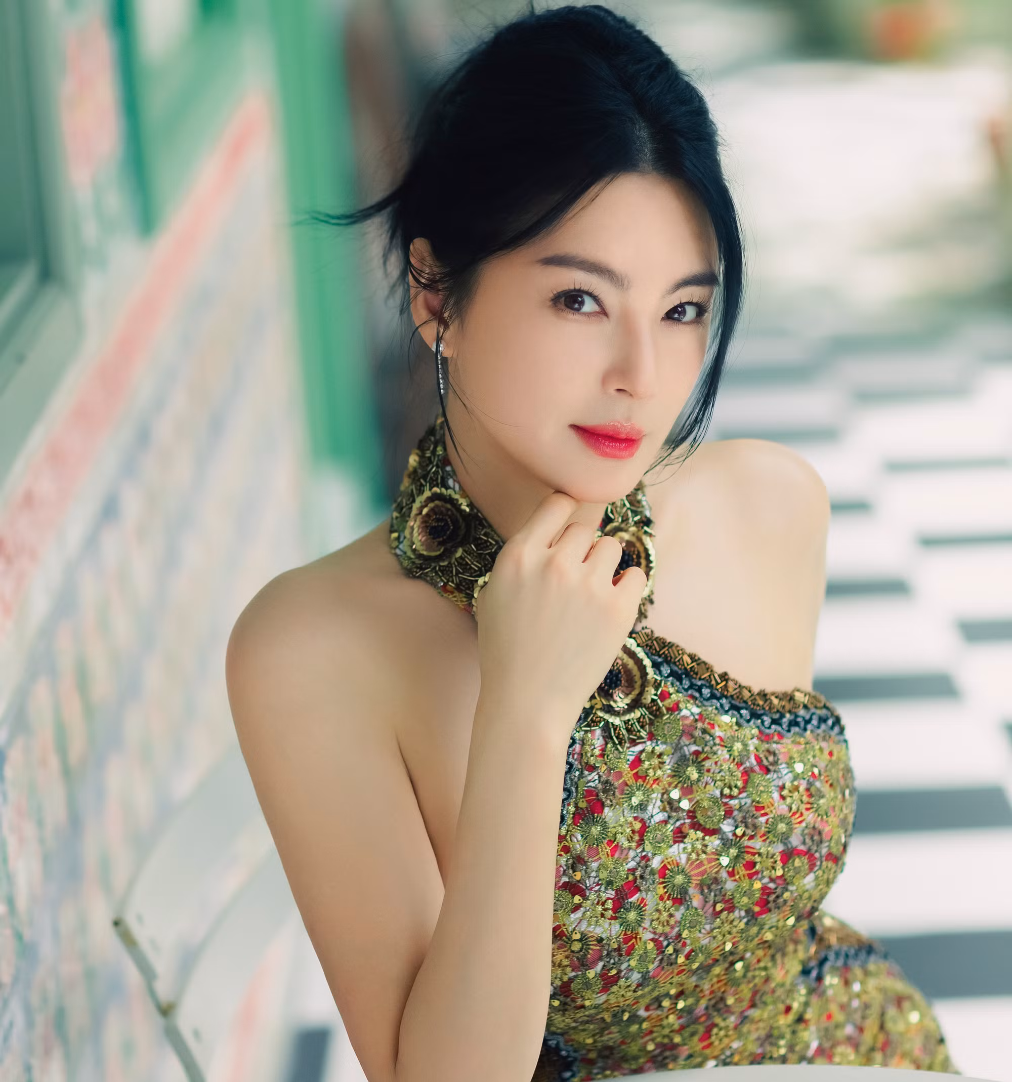 Trương Vũ Kỳ đẩy Vu Thích lên trên lửa nóng khi tiết lộ đời tư bê bối của nam diễn viên.