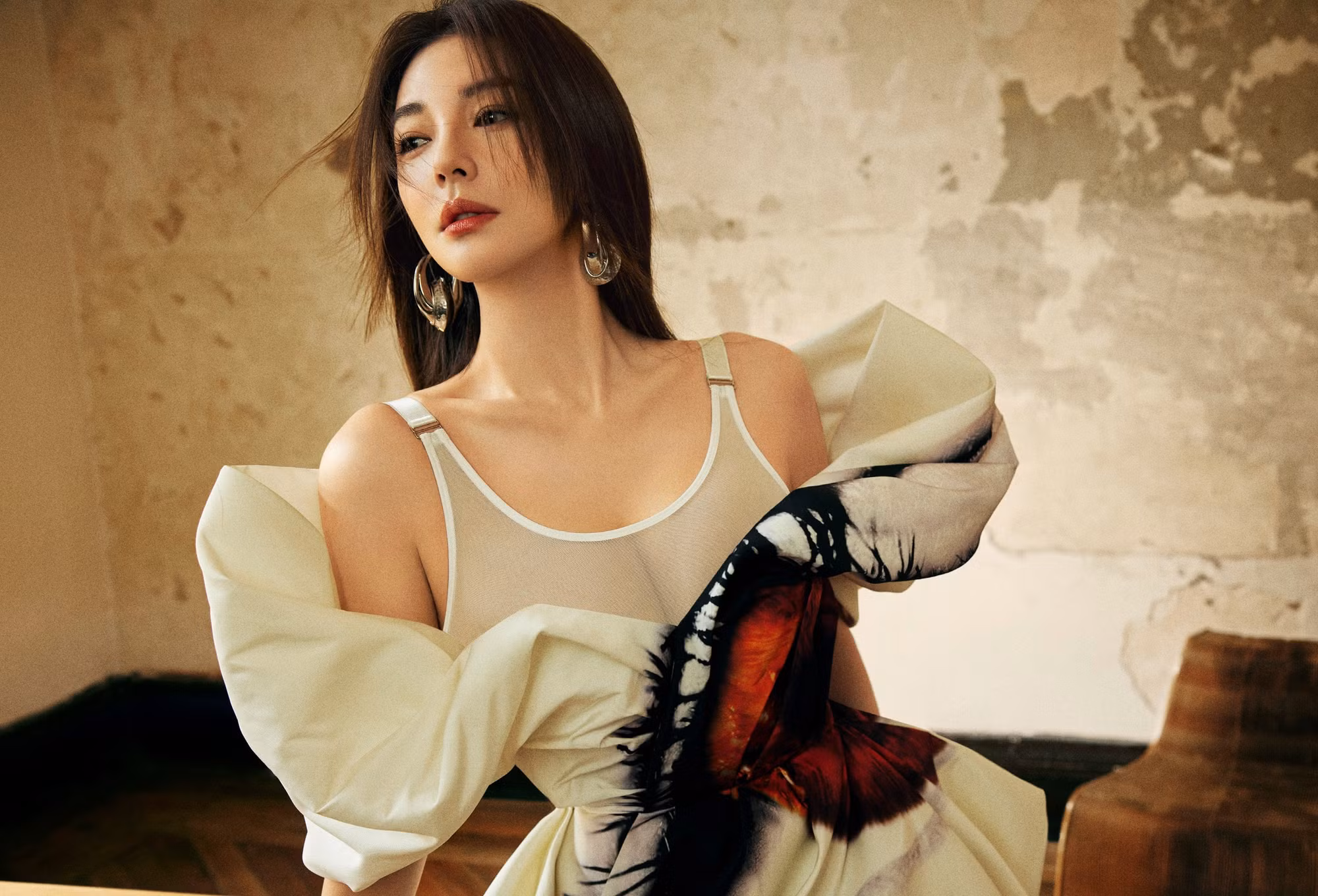 Trương Vũ Kỳ có vóc dáng nóng bỏng, đẹp tựa Song Hye Kyo.