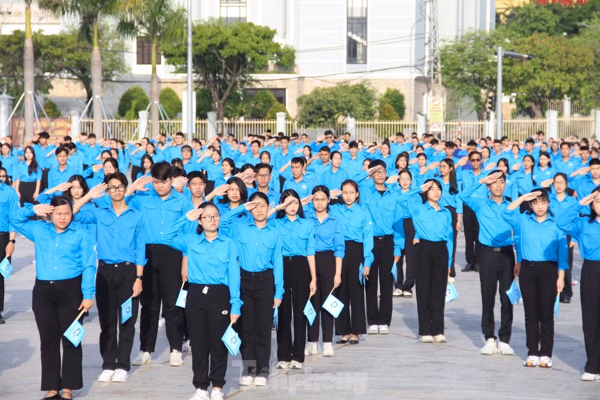 Chương trình “Sắc màu thanh niên” với sự tham gia của 1.000 hội viên, thanh niên toàn thành phố Đà Nẵng ngày 22/6/2024. Ảnh: Giang Thanh Chương trình “Sắc màu thanh niên” với sự tham gia của 1.000 hội viên, thanh niên toàn thành phố Đà Nẵng ngày 22/6/2024. Ảnh: Giang Thanh