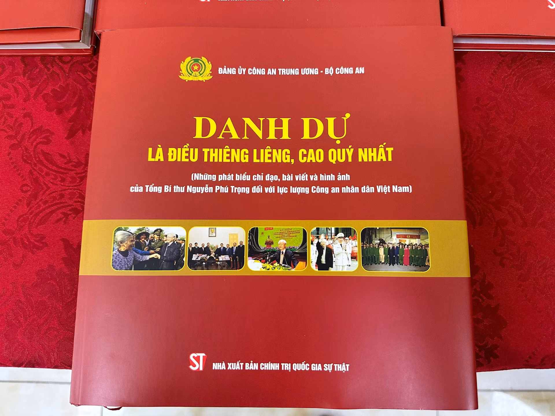 Lễ ra mắt cuốn sách của Tổng Bí thư Nguyễn Phú Trọng về phòng, chống tham nhũng, tiêu cực Lễ ra mắt cuốn sách của Tổng Bí thư Nguyễn Phú Trọng về phòng, chống tham nhũng, tiêu cực