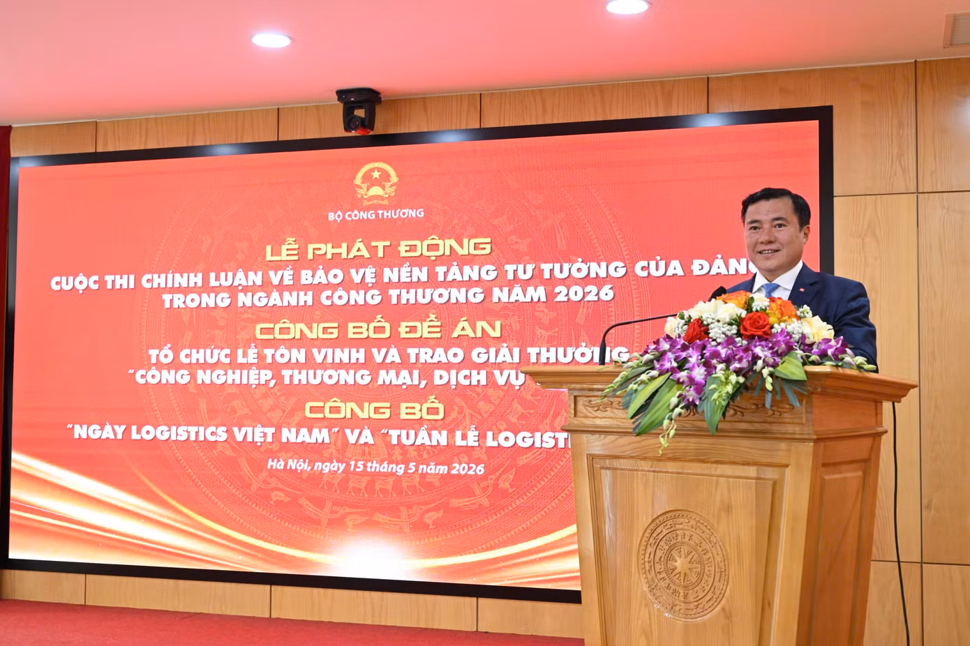 nguyen-sinh-nhat-tan.jpg