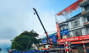 100 thuyền, xuồng từ Chùa Hương tiến về vùng lũ trợ giúp người dân Thái Nguyên, Bắc Ninh