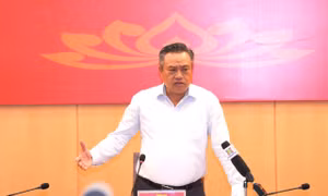 Chủ tịch Hà Nội yêu cầu thông tin liên tục các 'điểm nóng' ngập úng