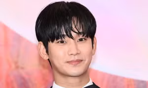 40 kịch bản phim chờ Kim Soo Hyun 