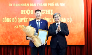 Công bố quyết định của Chủ tịch UBND thành phố Hà Nội về công tác cán bộ