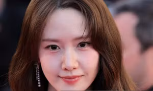 Yoona bất chấp 'ống kính hung thần'