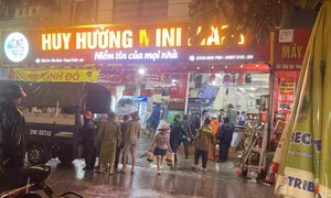 Hà Nội khẩn cấp di dời 5 hộ dân khỏi vùng sạt lở đất