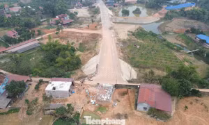 Cận cảnh tuyến đường 'cụt' 220 tỷ kết nối với... đồng ruộng ở Thái Nguyên 