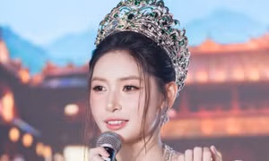 Hoa hậu Trái Đất đến Việt Nam, trao vương miện cho người đẹp Thu Uyên