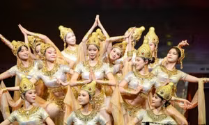 Hơn 100 diễn viên tham gia show diễn chưa từng có