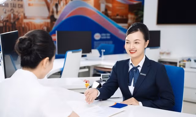 Sacombank khiến cổ đông bất ngờ