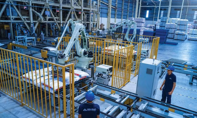 Loạt doanh nghiệp cán mốc doanh thu lịch sử