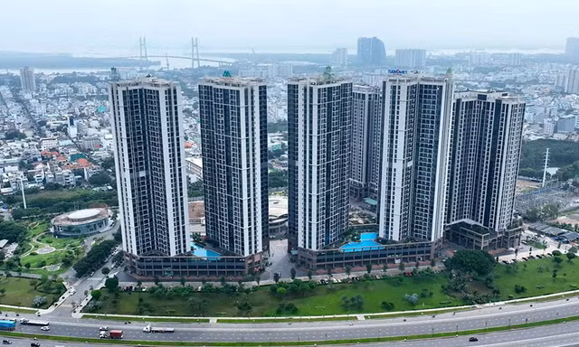 Bất động sản rớt giá trăm tỷ sau 1 tháng