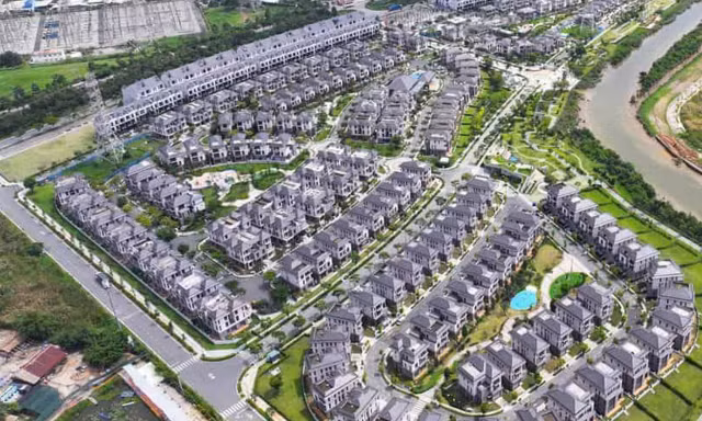 Hàng trăm căn biệt thự, nhà liên kế ở TPHCM được cấp sổ