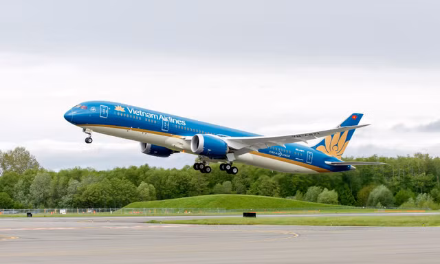 Vietnam Airlines và nhiều doanh nghiệp lãi đậm
