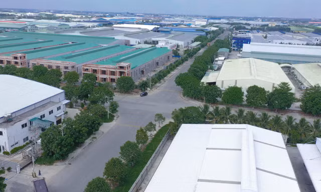 Đòi lại tiền tạm ứng giải phóng mặt bằng: Như thả gà ra đuổi !