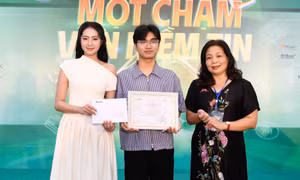 Trao giải khán giả đặt câu hỏi cuộc thi Ứng xử Hoa hậu Việt Nam năm 2024