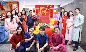 'Mưa thưởng Tết' ở các trường đại học tại TPHCM