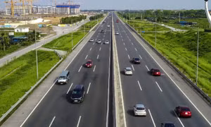 Cục Cảnh sát giao thông đề nghị tổ chức 'làn đường vượt xe' trên cao tốc