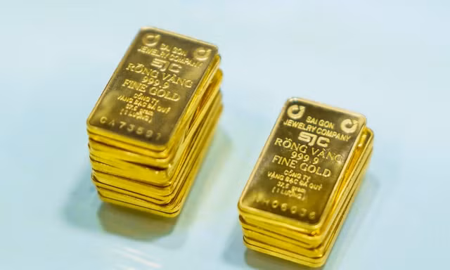 Giá vàng miếng SJC tiếp tục giảm rất mạnh
